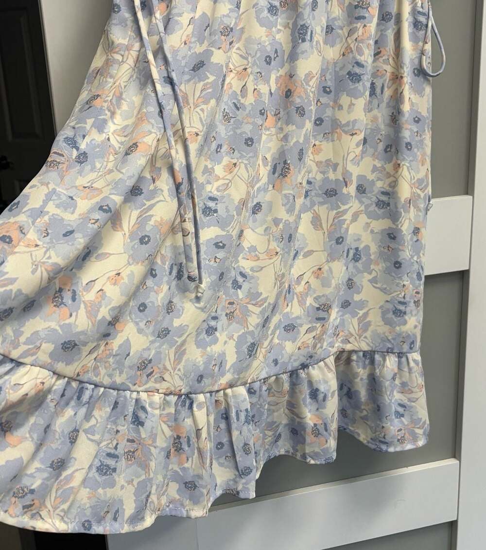Women's Blue & White Floral Mini Dress + Smocked Size M - Picture 8 of 14